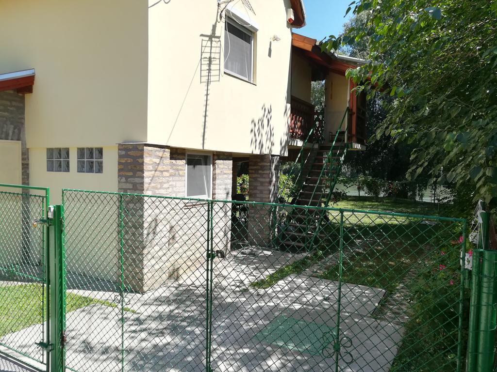Willa Tiszavirag Vendeghaz Segedyn Zewnętrze zdjęcie