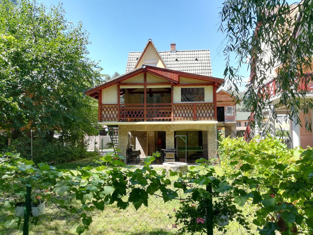 Willa Tiszavirag Vendeghaz Segedyn Zewnętrze zdjęcie
